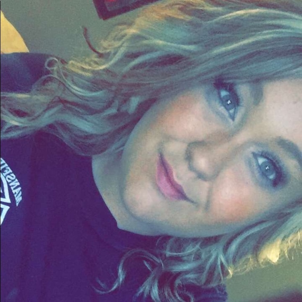 Meet your Posher, Cierra